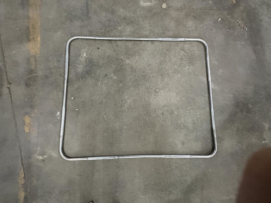 Vollautomatische Schlauchformmaschine zum Biegen und Schrumpfen von Schläuchen für IBC-Rahmenpalletten