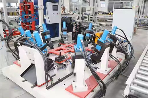 Hwashi IBC Käfigrahmen Automatische Schweißmaschine Produktionslinie Mesh Entladen Mechanischer Arm Basisrahmen Schweißmaschine
